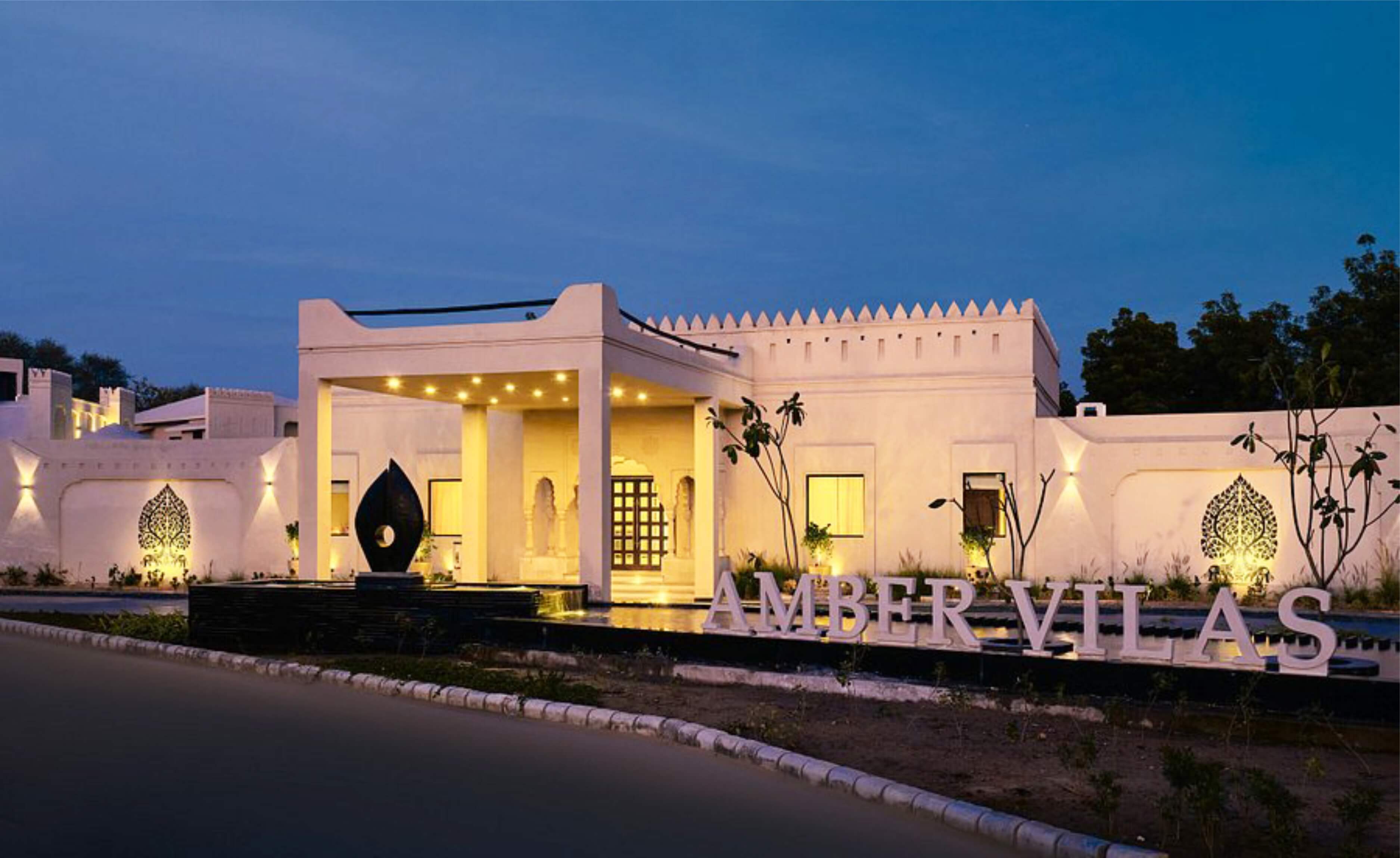 Hotel, Jhansi